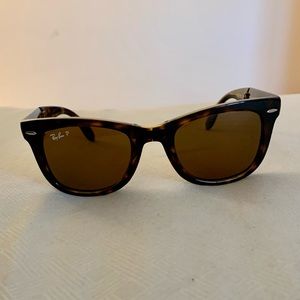 Ray-Ban Folding Wayfarer in Tortise